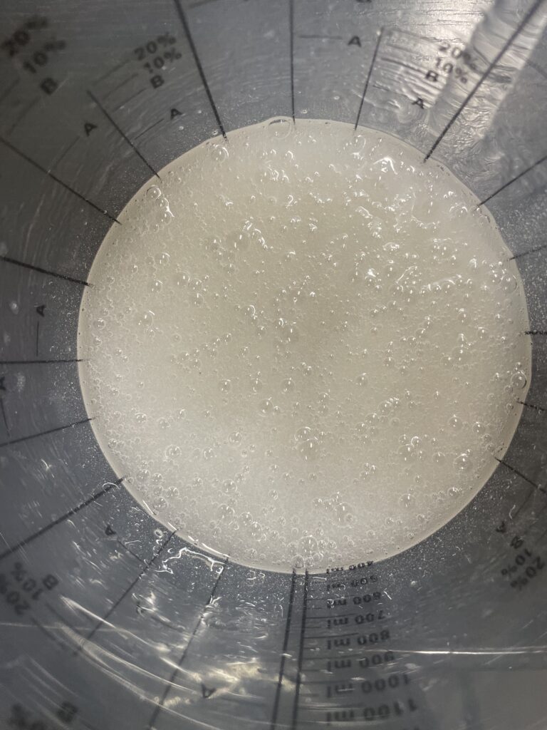 silikon formierski addycyjny podczas odpowietrzania w komorze próżniowej